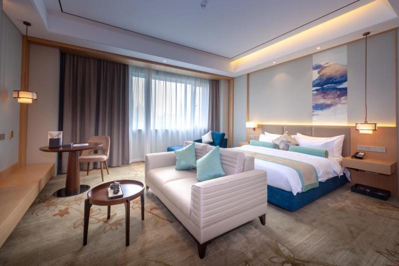 濟南書香世家酒店大堂藝術(shù)陳設(shè)。標(biāo)識制作工廠生產(chǎn)參考-[巨匠標(biāo)識]