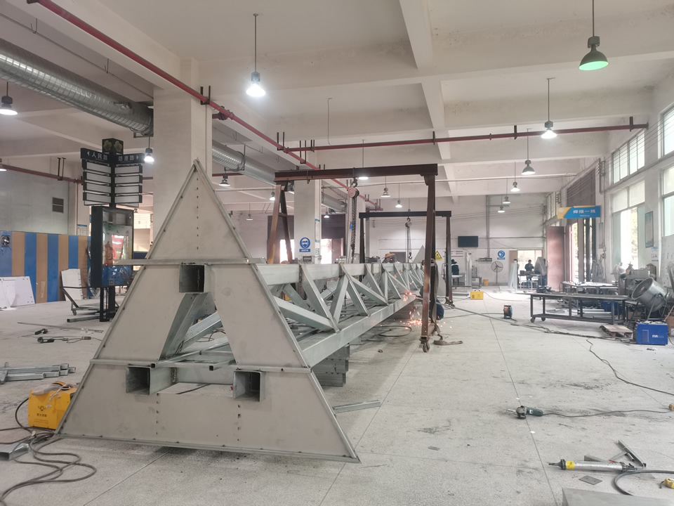 18米異形精神堡壘設計制作案列欣賞--【巨匠標識，標識制作廠家】