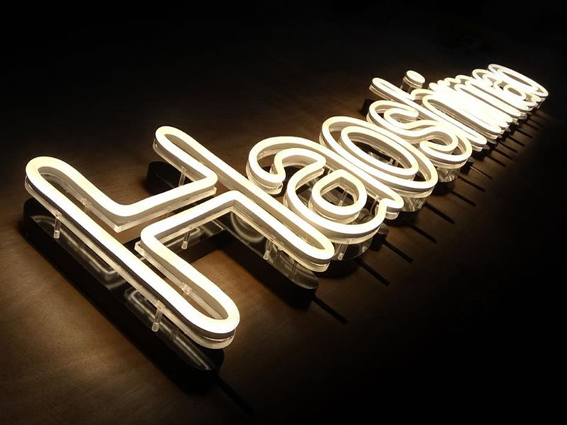 標識標牌制作工藝--噴漆——【巨匠標識，標識制作廠家】