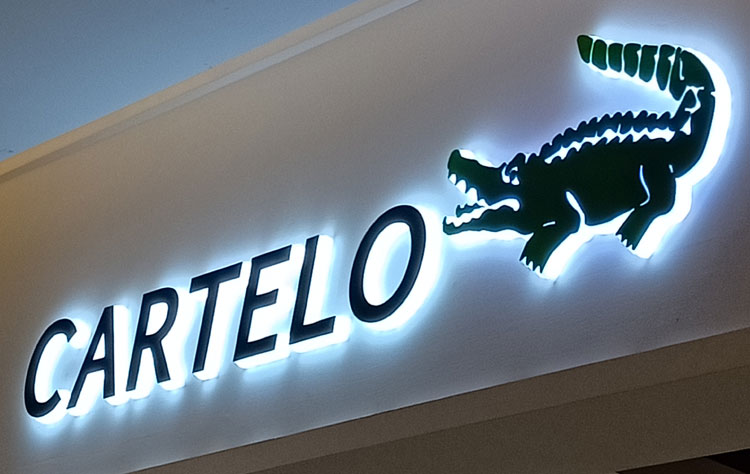 門面廣告招牌制作問題如何解決--【巨匠標(biāo)識(shí)，標(biāo)識(shí)制作廠家】