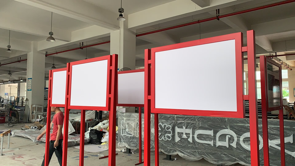 南寧不銹鋼宣傳欄哪家質量好？——【巨匠標識，標識制作廠家】